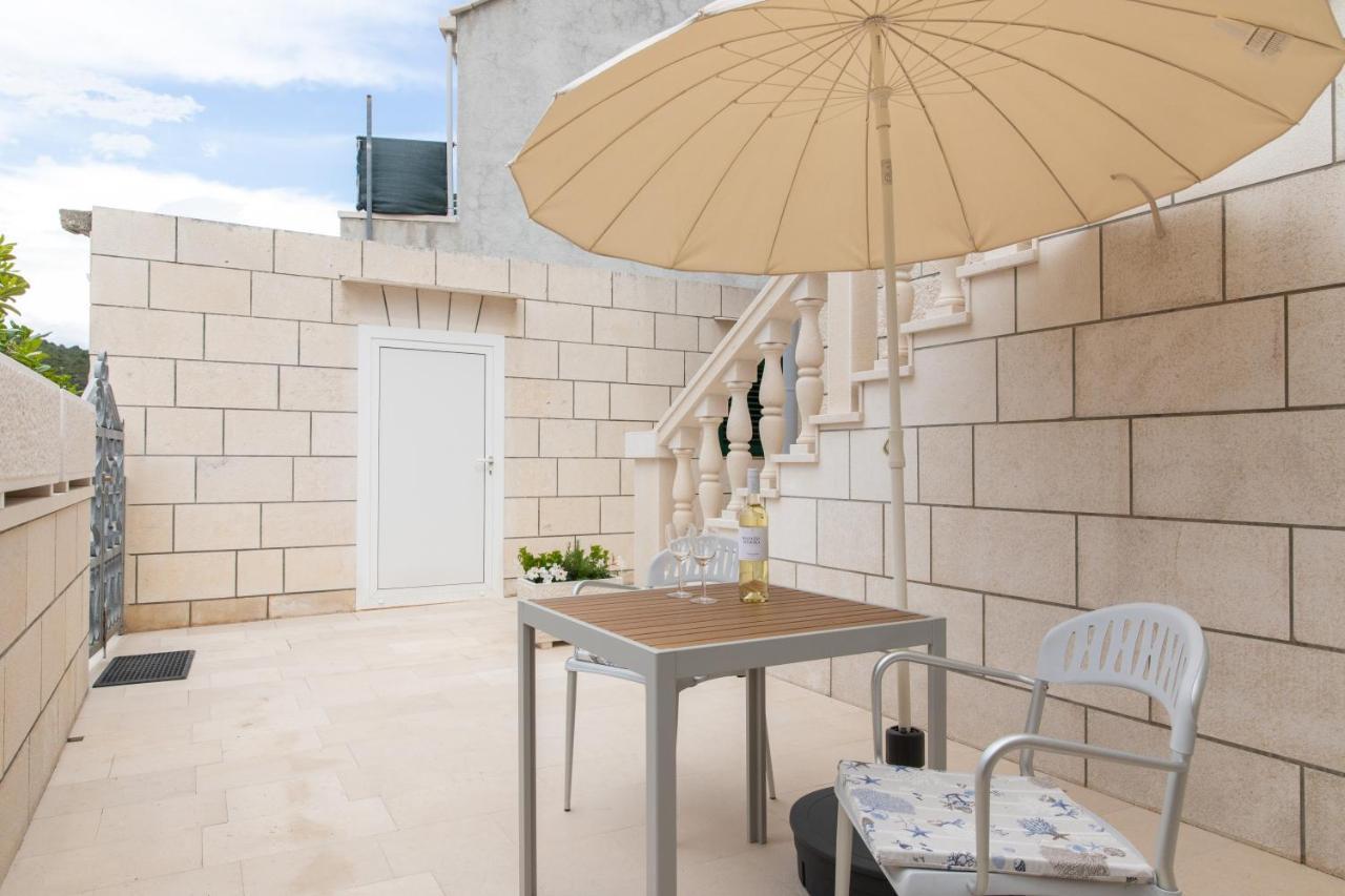 Apartman Ruzica Pucisca Exterior foto